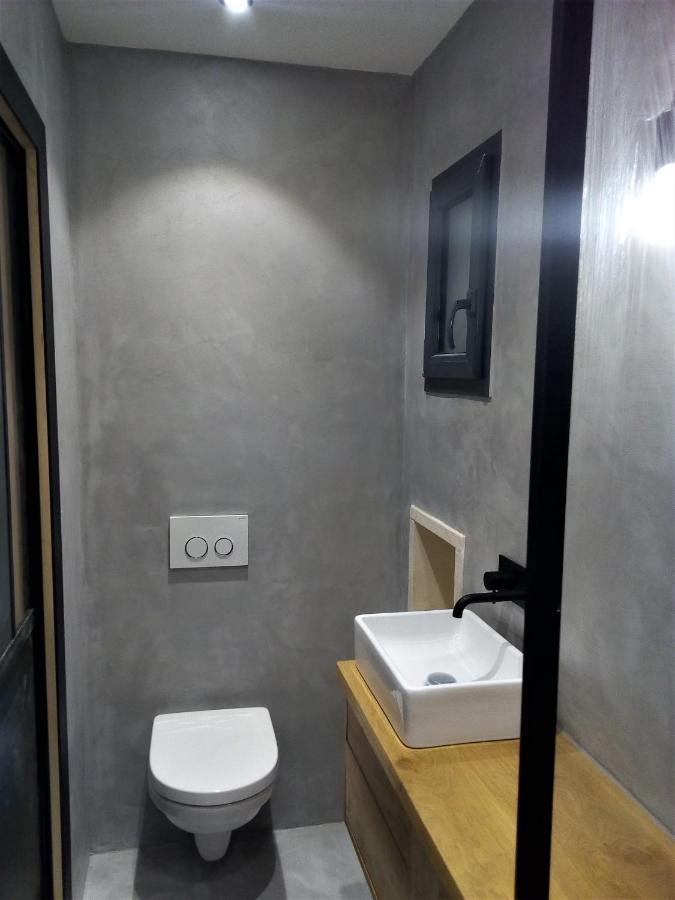 Le Petit Studio - 15 M2 - Centre Ville - Sorgue A 50 M LʼIsle-sur-la-Sorgue Exterior foto