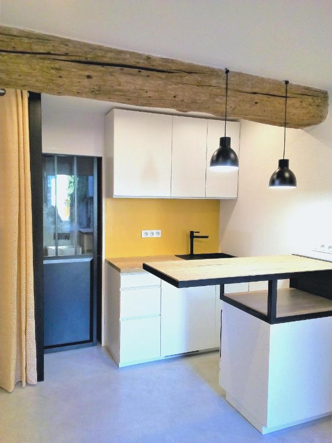 Le Petit Studio - 15 M2 - Centre Ville - Sorgue A 50 M LʼIsle-sur-la-Sorgue Exterior foto